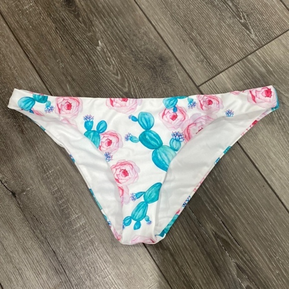 NWT! South Beach White Floral Print Bikini Bottom